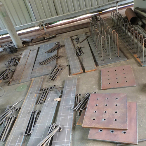 有哪些其他因素会影响海西预埋件位置的确定？